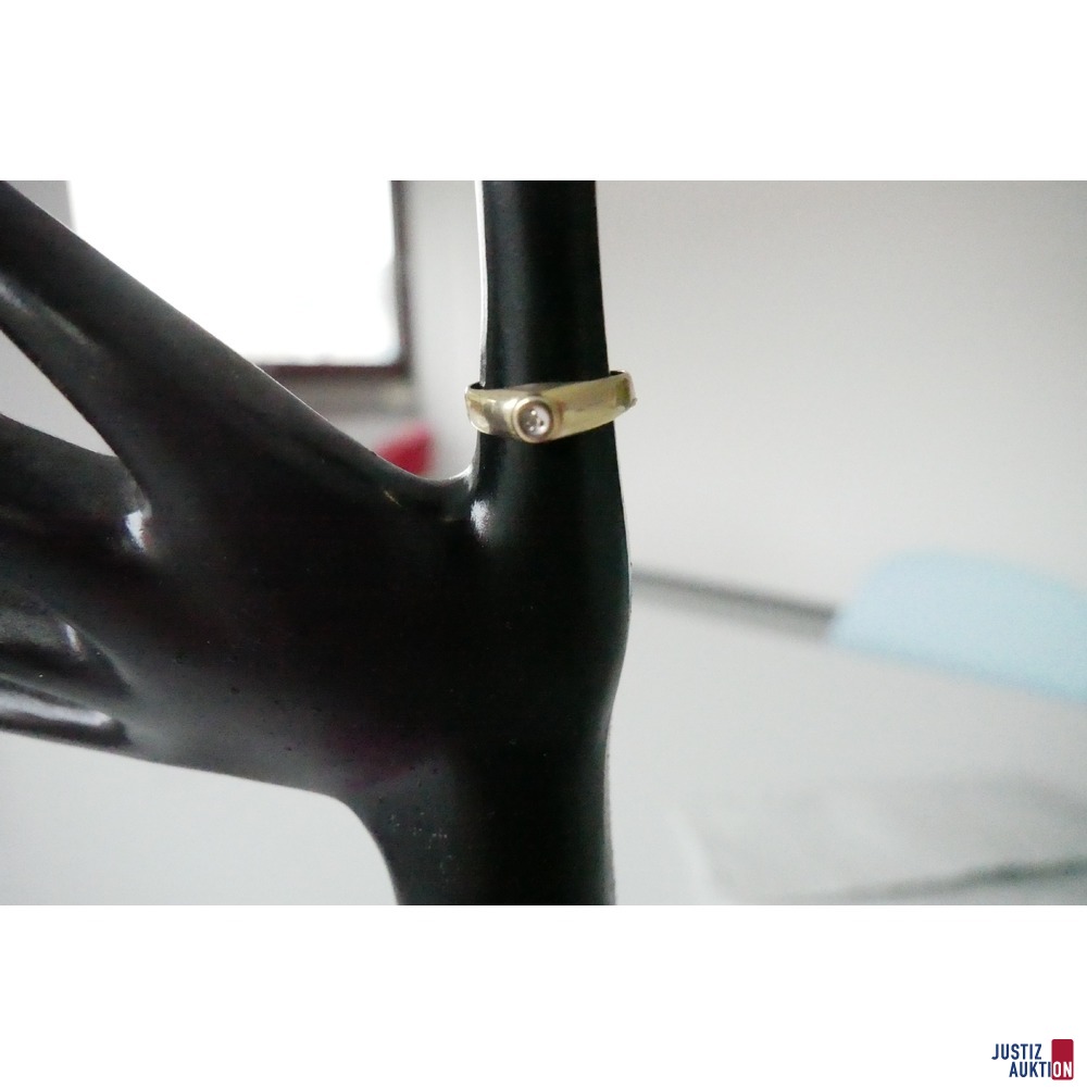 Ring mit Stein