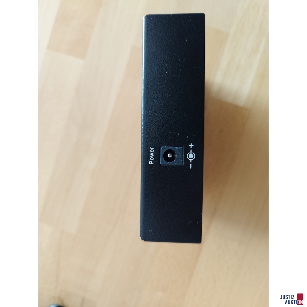 5 Port-Ehternet Switch der Marke Levelone