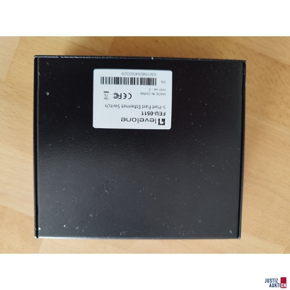 5 Port-Ehternet Switch der Marke Levelone