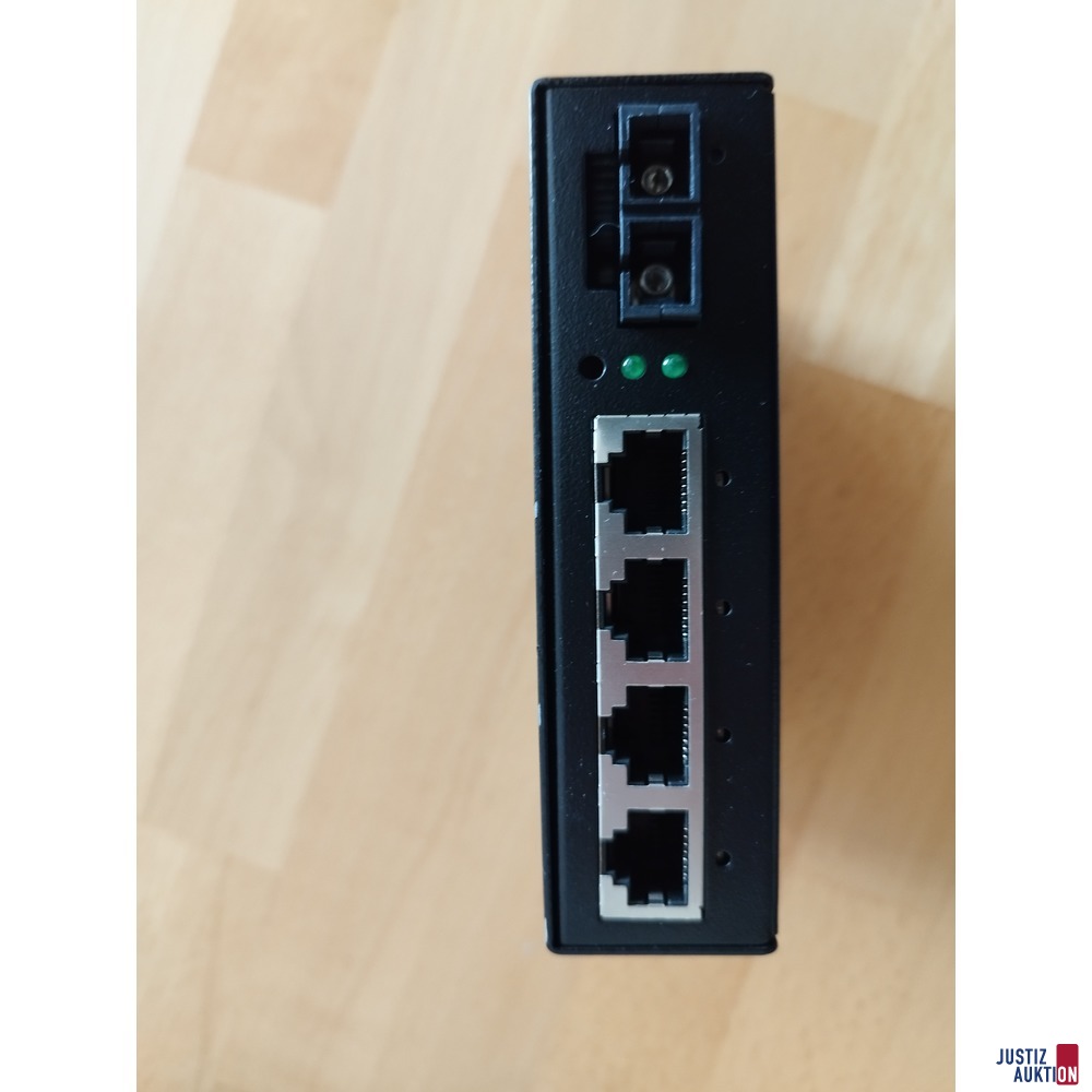 5 Port-Ehternet Switch der Marke Levelone