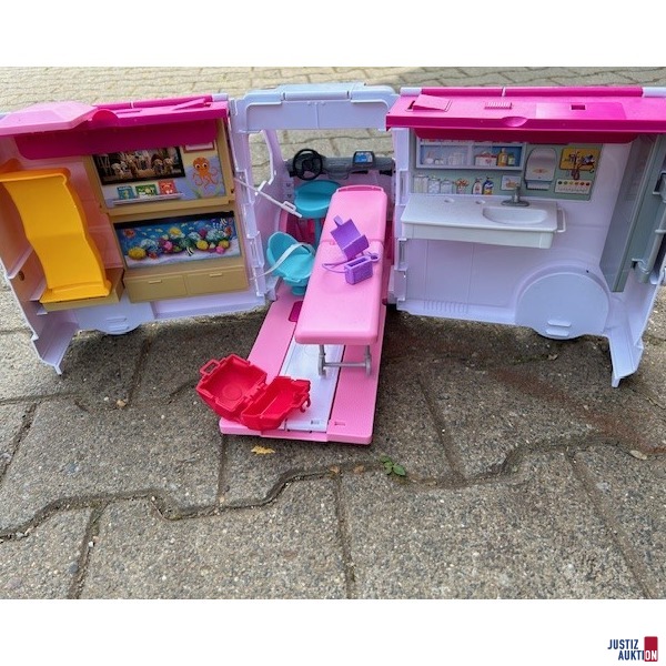 Barbie Krankenwagen offen