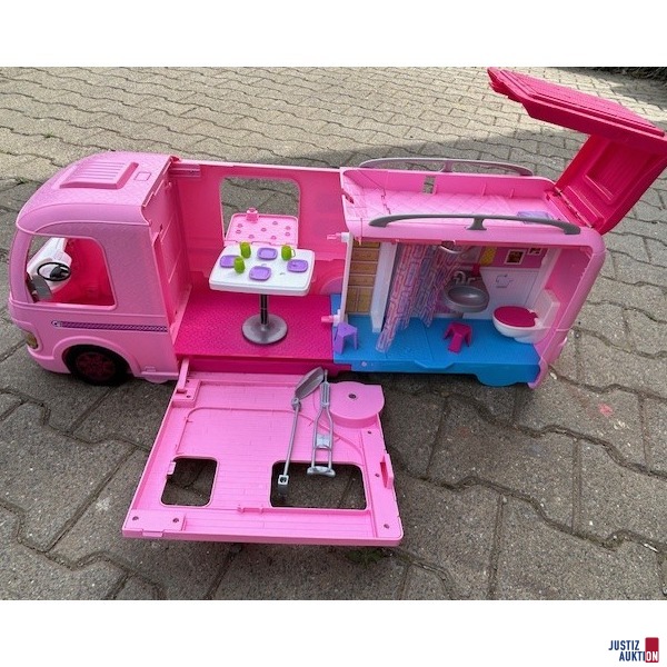 Barbie-Camper geöffnet mit Zubehör