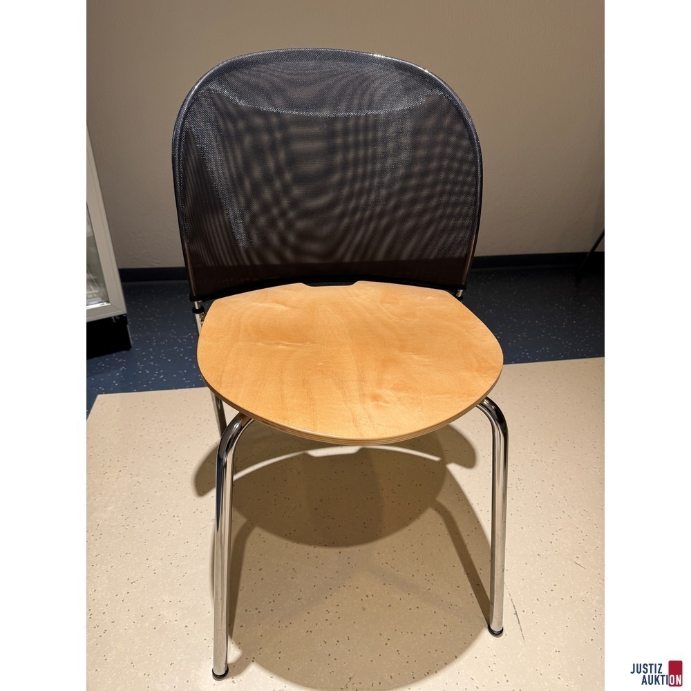 Kantinenstuhl Ahorn aus 2001