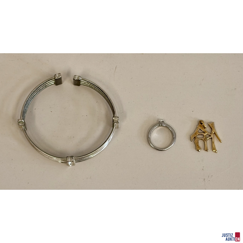 Anh&auml;nger&sol;Armreif und Ring