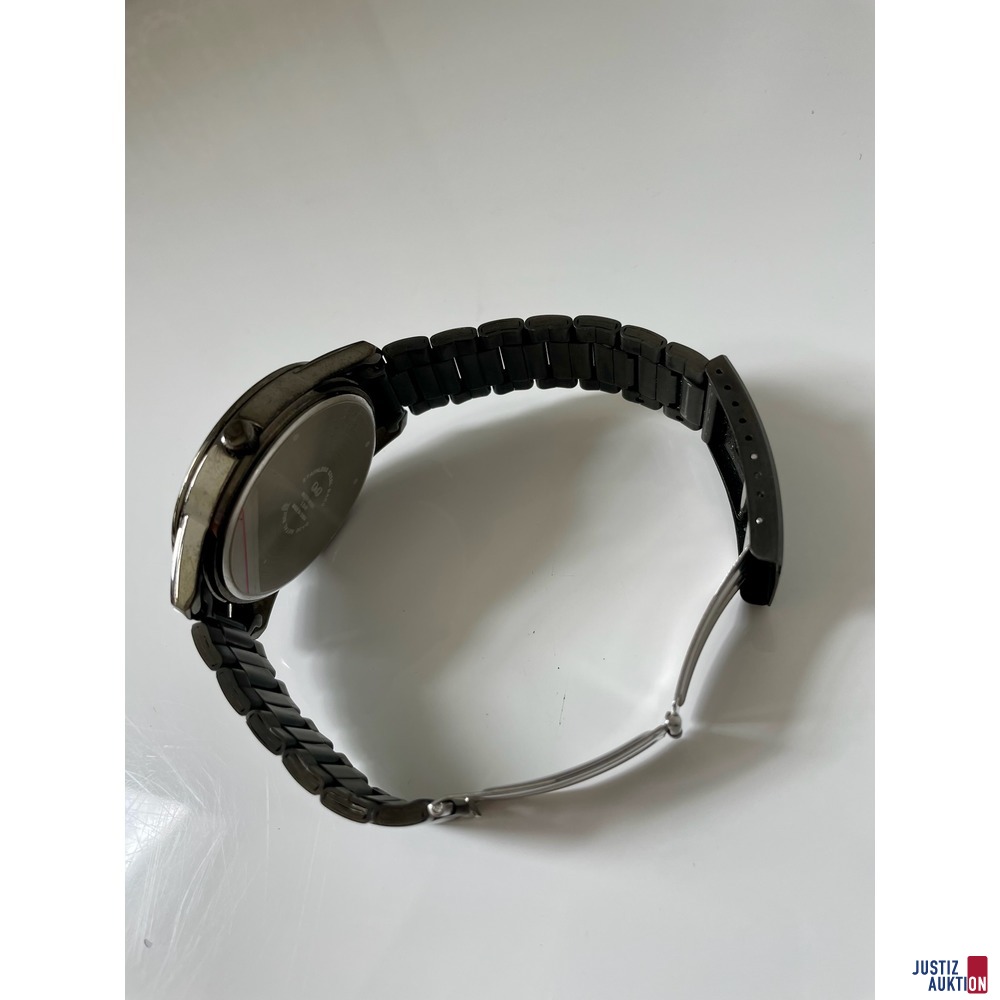 Armbanduhr