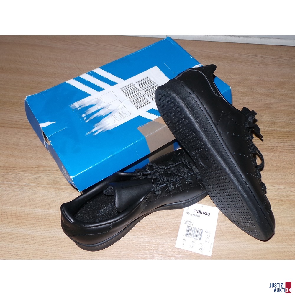 Schuhe mit Karton