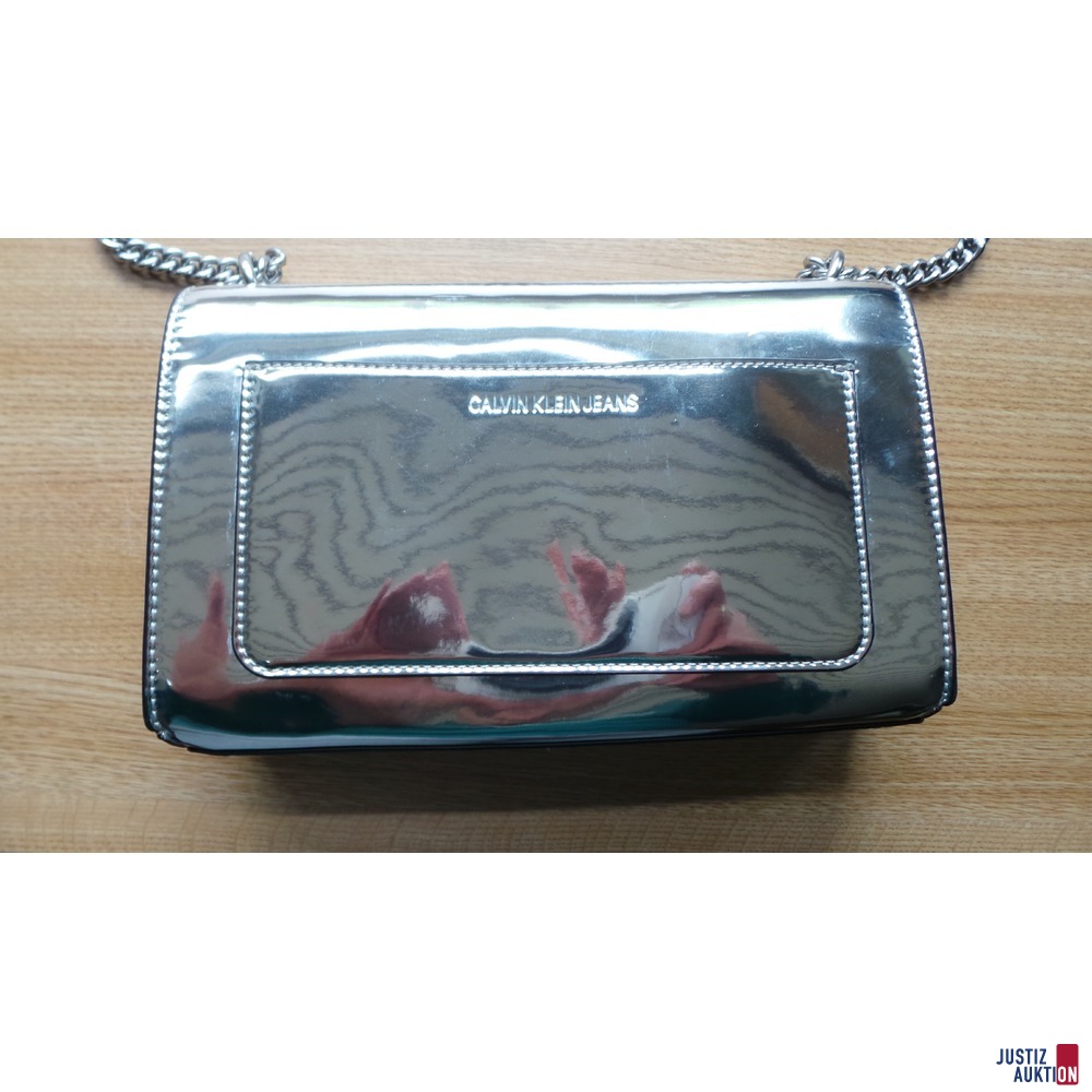 Tasche hinten