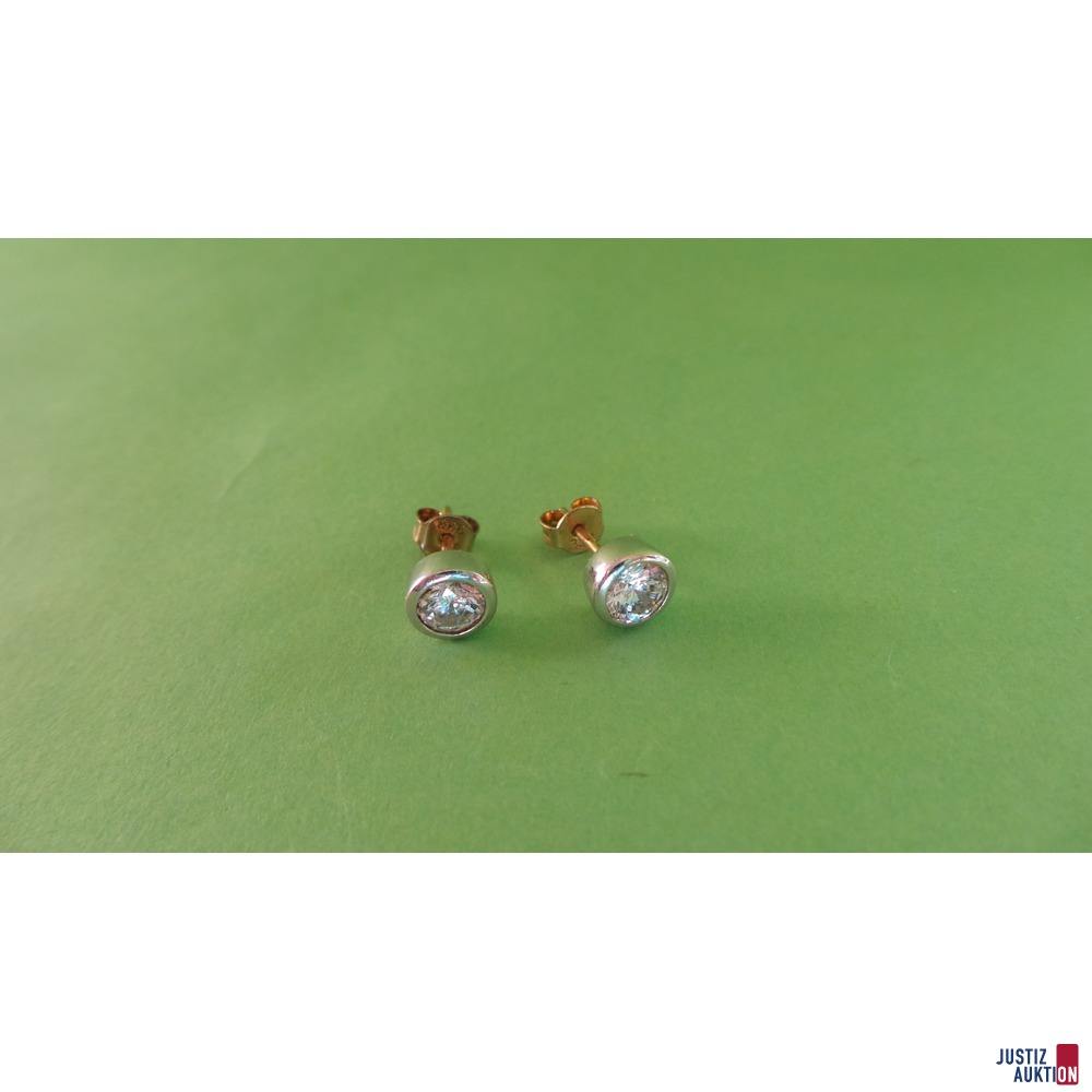 Ohrstecker vorne
