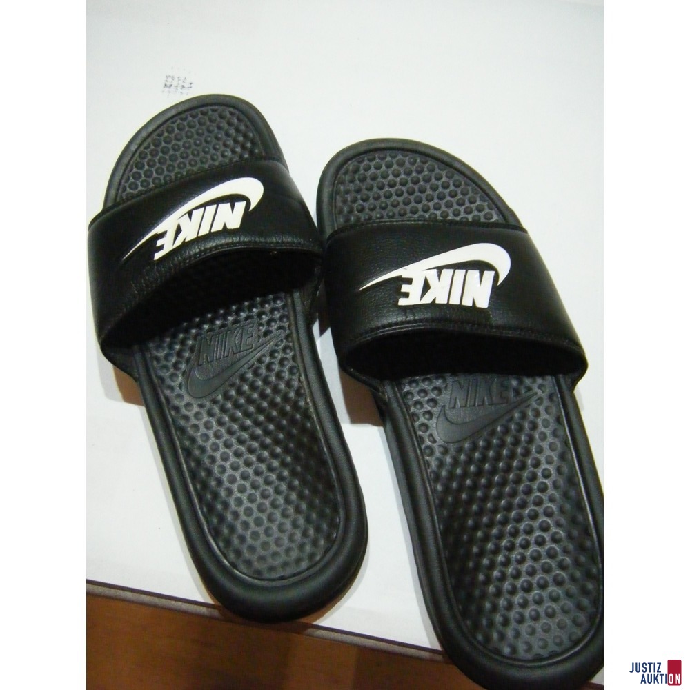 Nike Bade