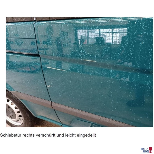 Schiebet&uuml;r rechts versch&uuml;rft und leicht eingedellt