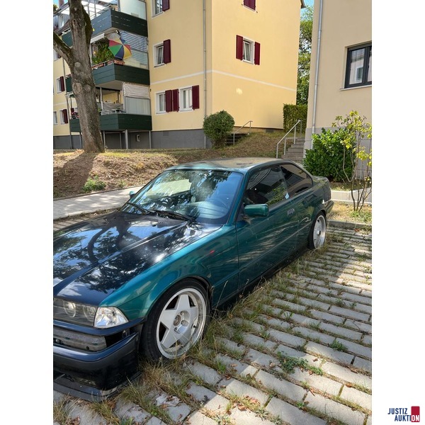 Fahrerseite seitlich