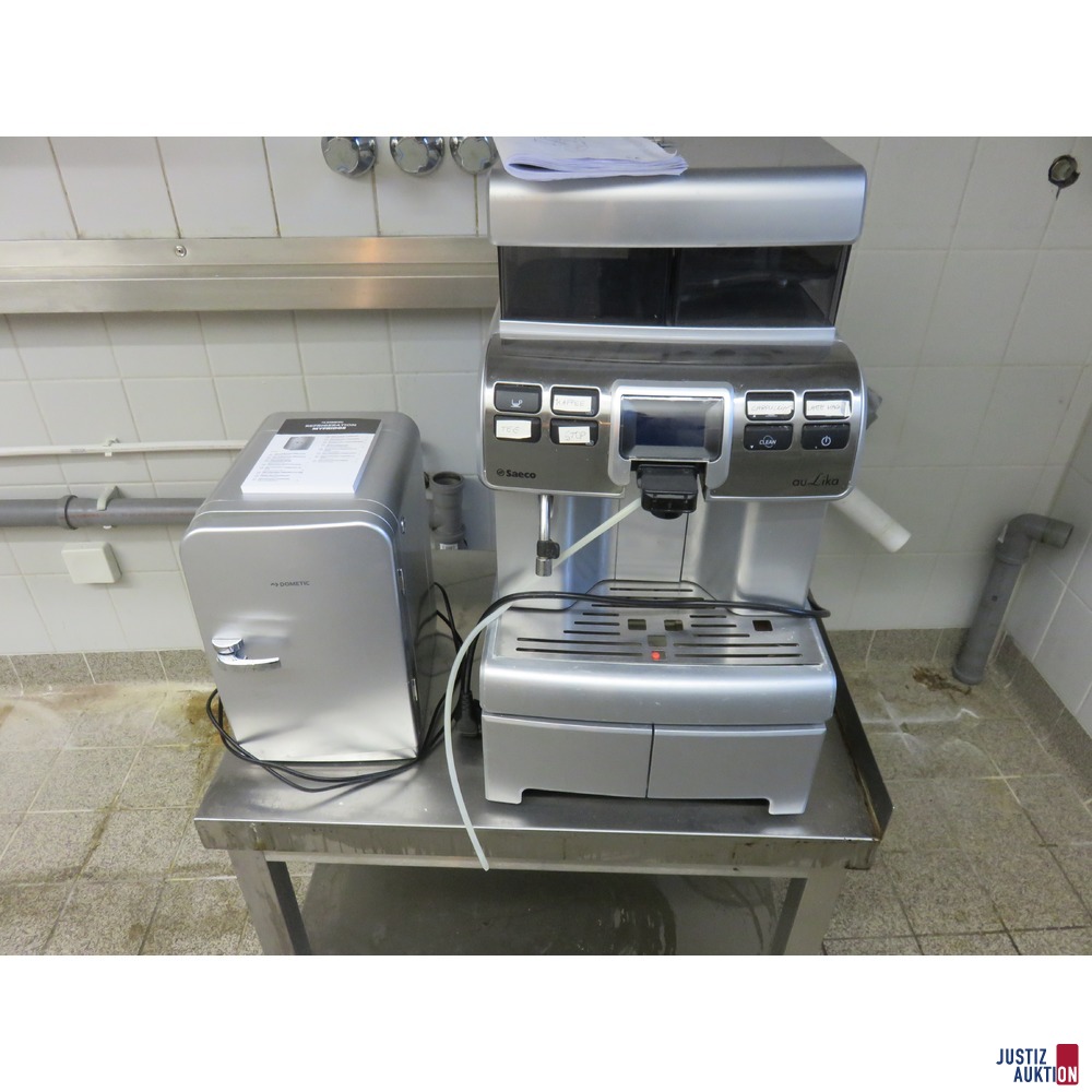 Kaffeevollautomat nebst Mini-Kühlschrank