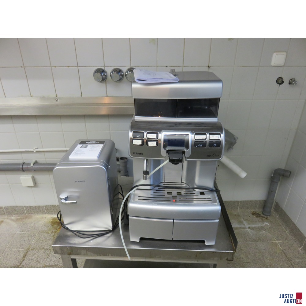 Kaffeevollautomat nebst Mini-Kühlschrank