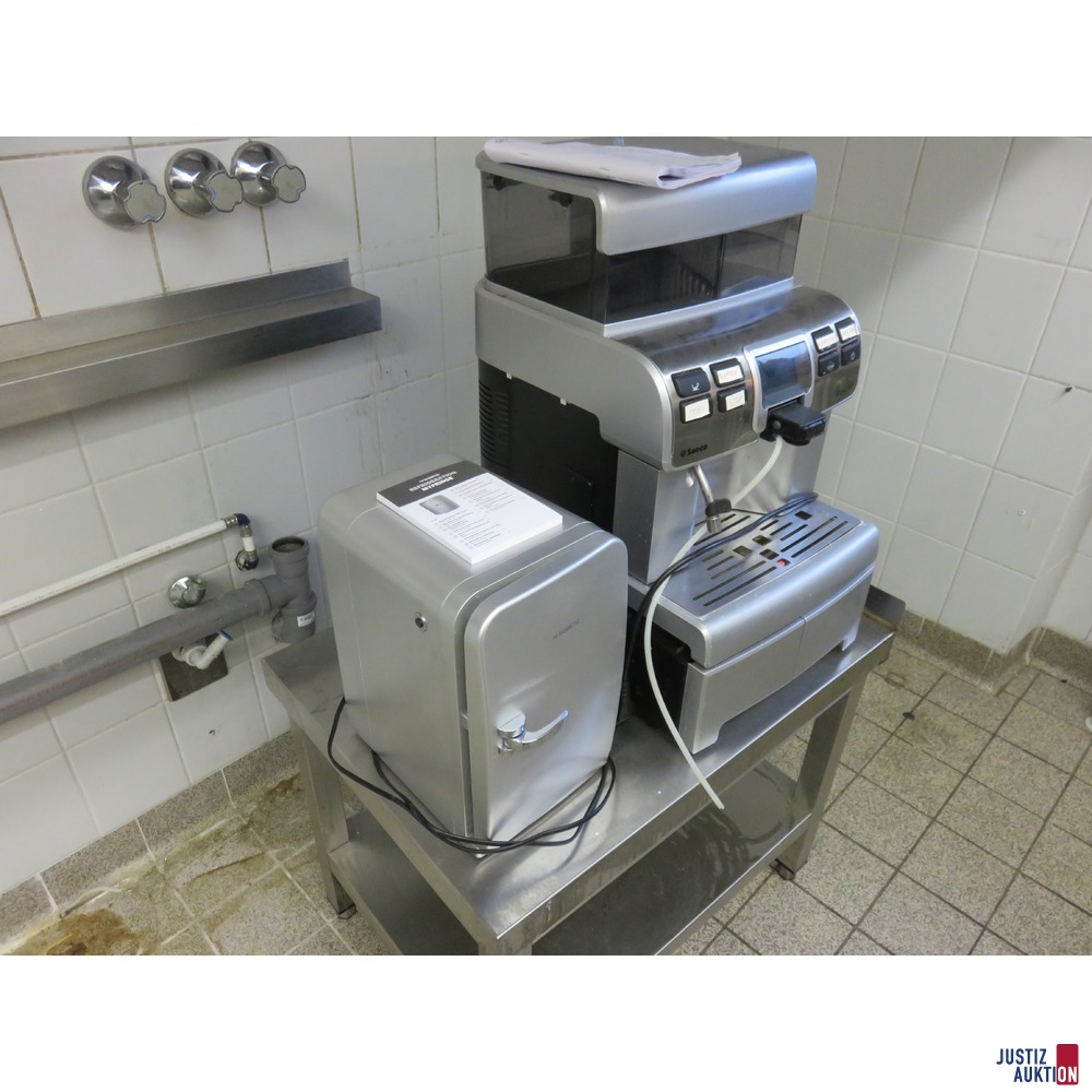 Kaffeevollautomat nebst Mini-Kühlschrank