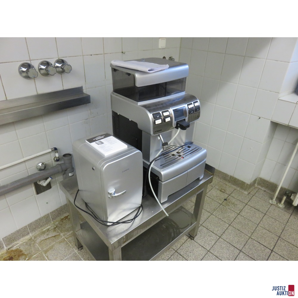Kaffeevollautomat nebst Mini-Kühlschrank