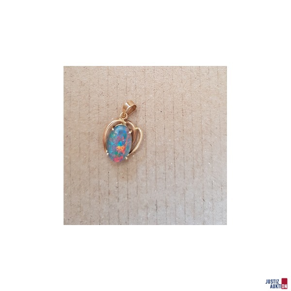 Goldkette mit Anhänger
