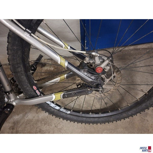 Mountainbike Giant silber RNR: C11B46xx – foto 2 – kavel bij Justiz-Auktion, Augsburg
