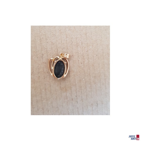 Goldkette mit Anhänger