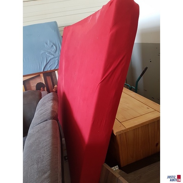 Doppelbett mit Lattenrost und Matratze