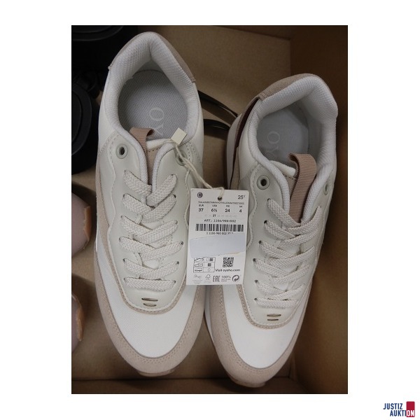 2 x Sportschuhe, 1 x Sandale der Marke Oysho je Gr. 37