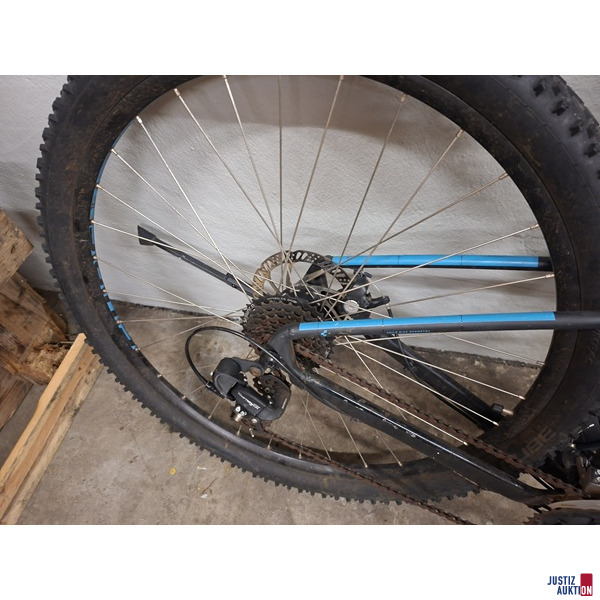 Mountainbike CUBE Frame schwarz m.blau RNR:WCW6988Rxxx – foto 3 – kavel bij Justiz-Auktion, Augsburg