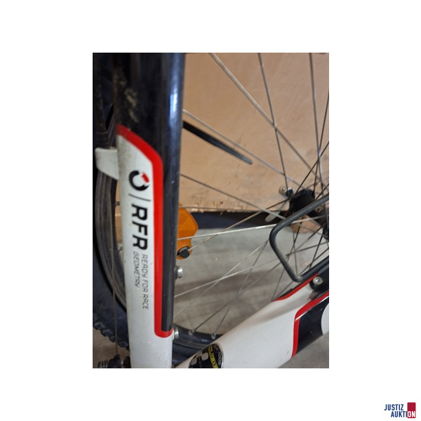 Mountainbike Cube schwarz weiß RNr. WOWC31xxx – foto 4 – kavel bij Justiz-Auktion, Augsburg