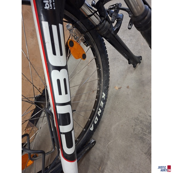 Mountainbike Cube schwarz weiß RNr. WOWC31xxx – foto 2 – kavel bij Justiz-Auktion, Augsburg