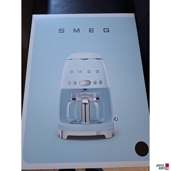 Filterkaffeemaschine der Marke SMEG