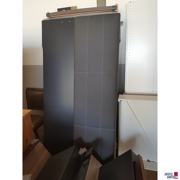 Doppelbett mit Lattenrost und Matratze