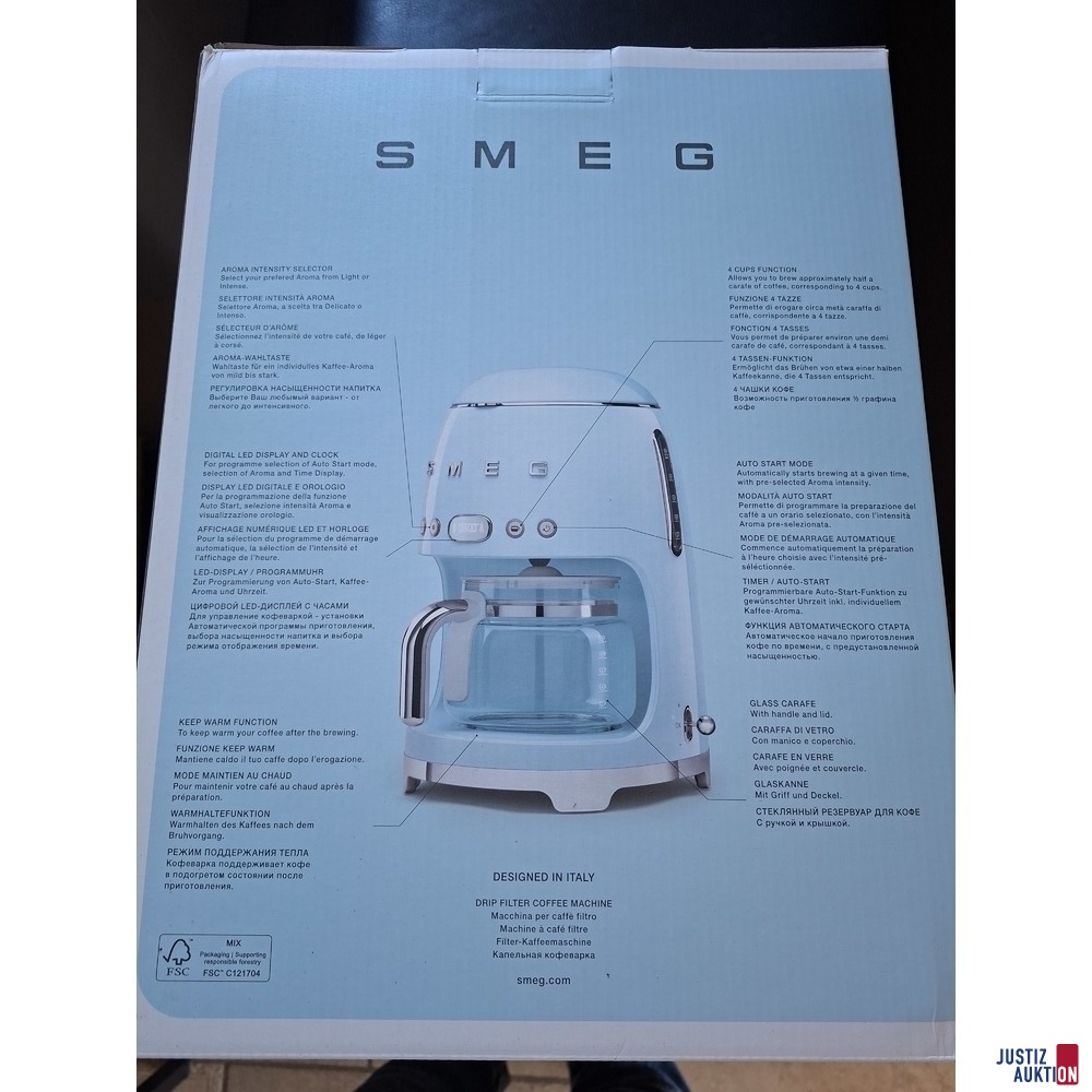 Filterkaffeemaschine der Marke SMEG
