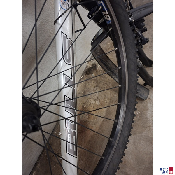 Mountainbike Bulls grau RNr. SA71008xxx – foto 2 – kavel bij Justiz-Auktion, Augsburg