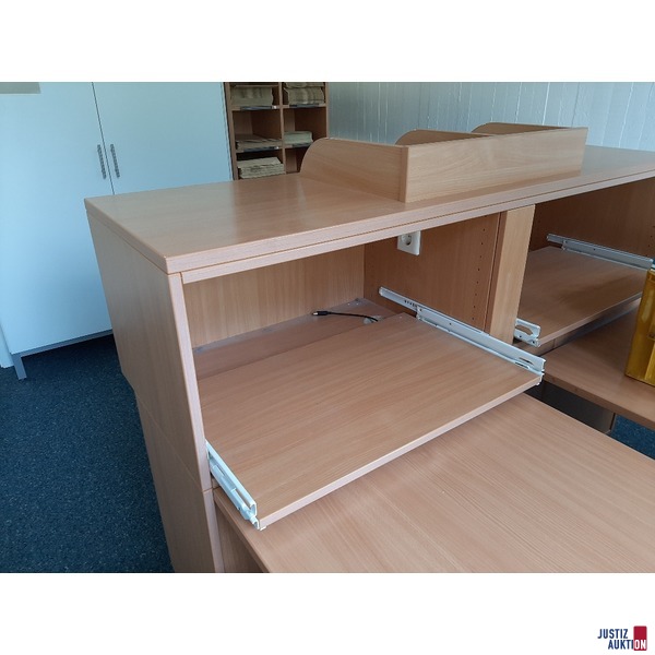Auszugsfächer hinten