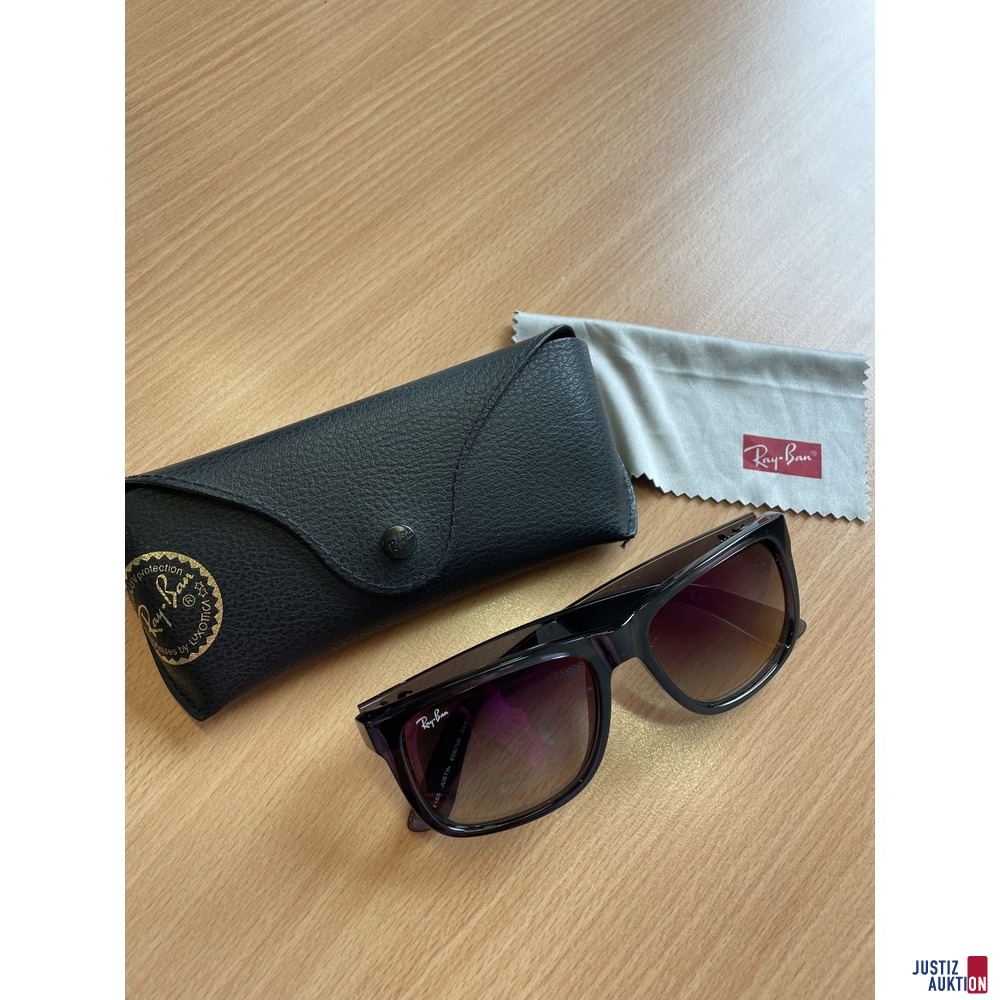 Sonnenbrille und Brillenetui