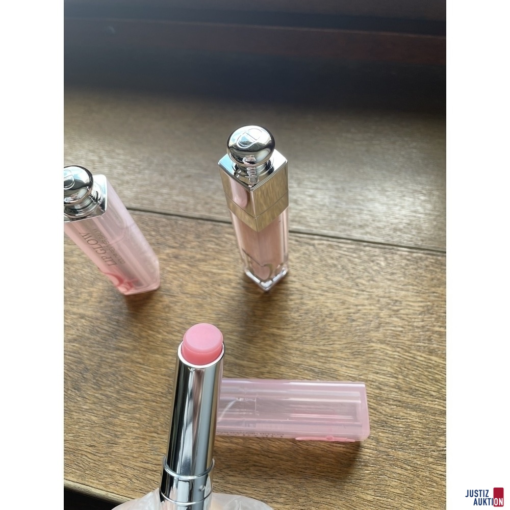 Lippenbalsam geöffnet