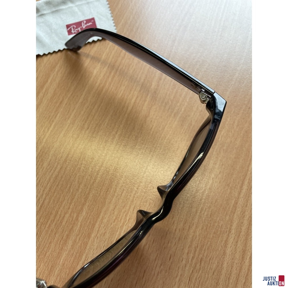 Sonnenbrille von oben