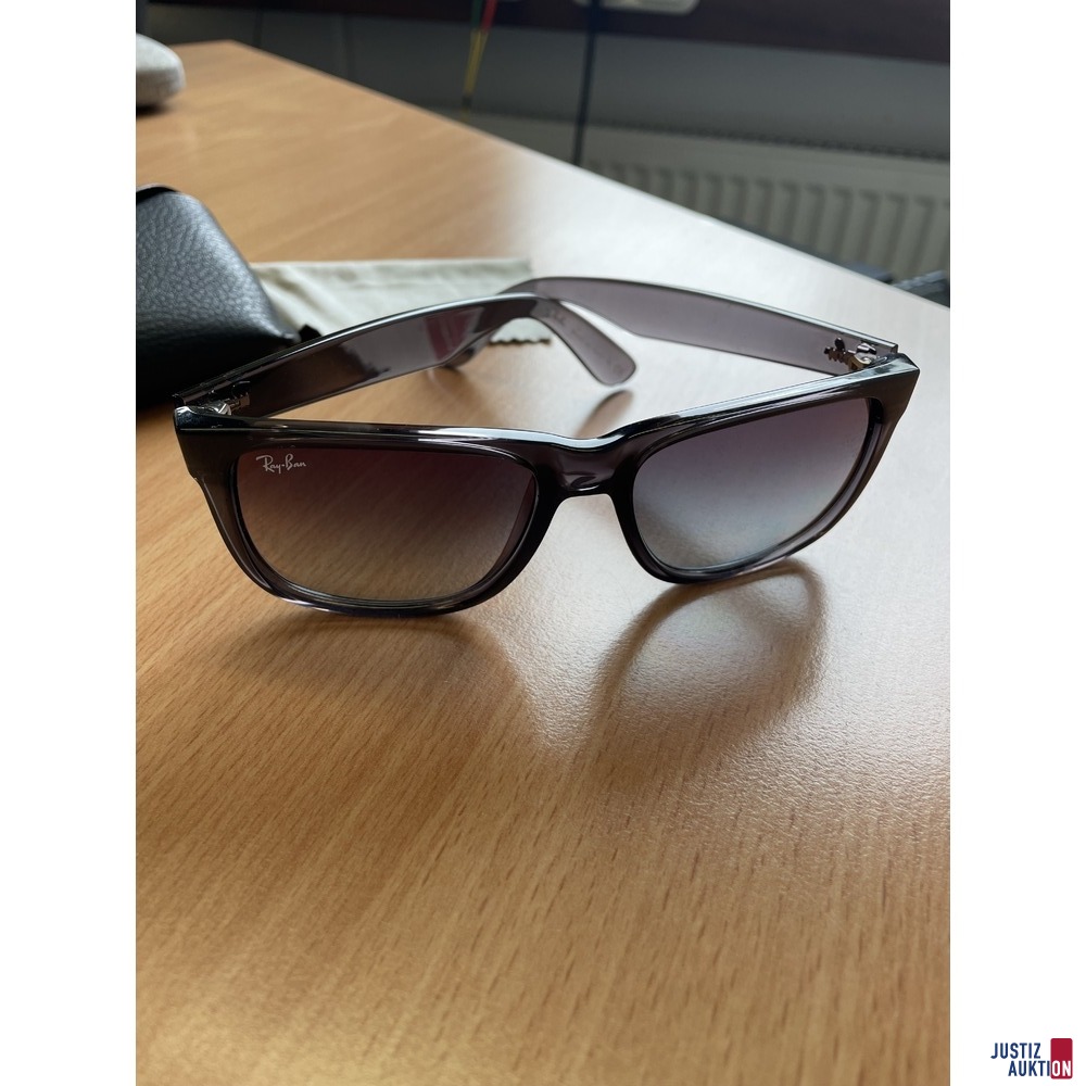 Sonnenbrille von vorne
