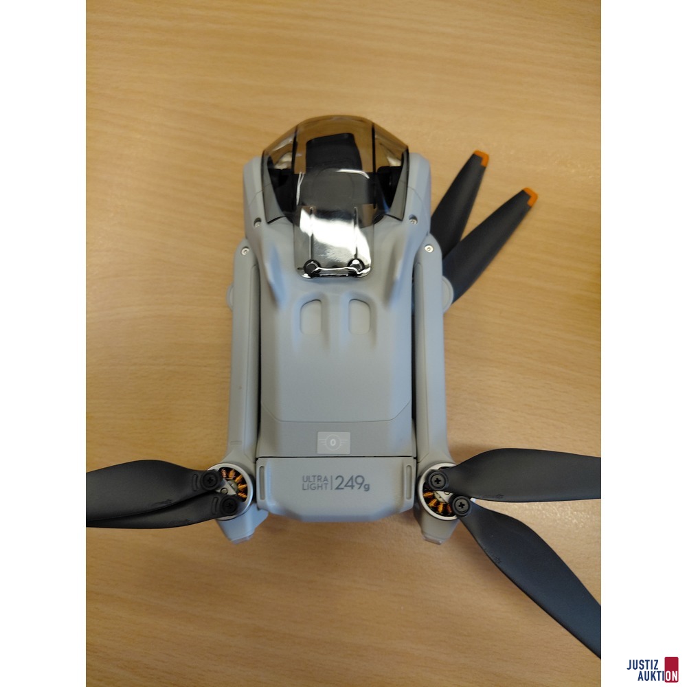 Drohne DJI mini 3 Fly More Combo &lpar;DJI RC&rpar;