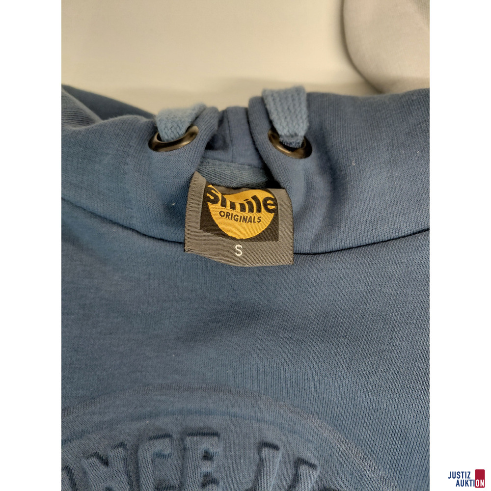 Konvolut an div&period; Kleiderst&uuml;cken Pullover und T-Shirt&nbsp;&lpar;Gr&period; S&comma; M&nbsp;&comma; XL&rpar;&nbsp; &nbsp;