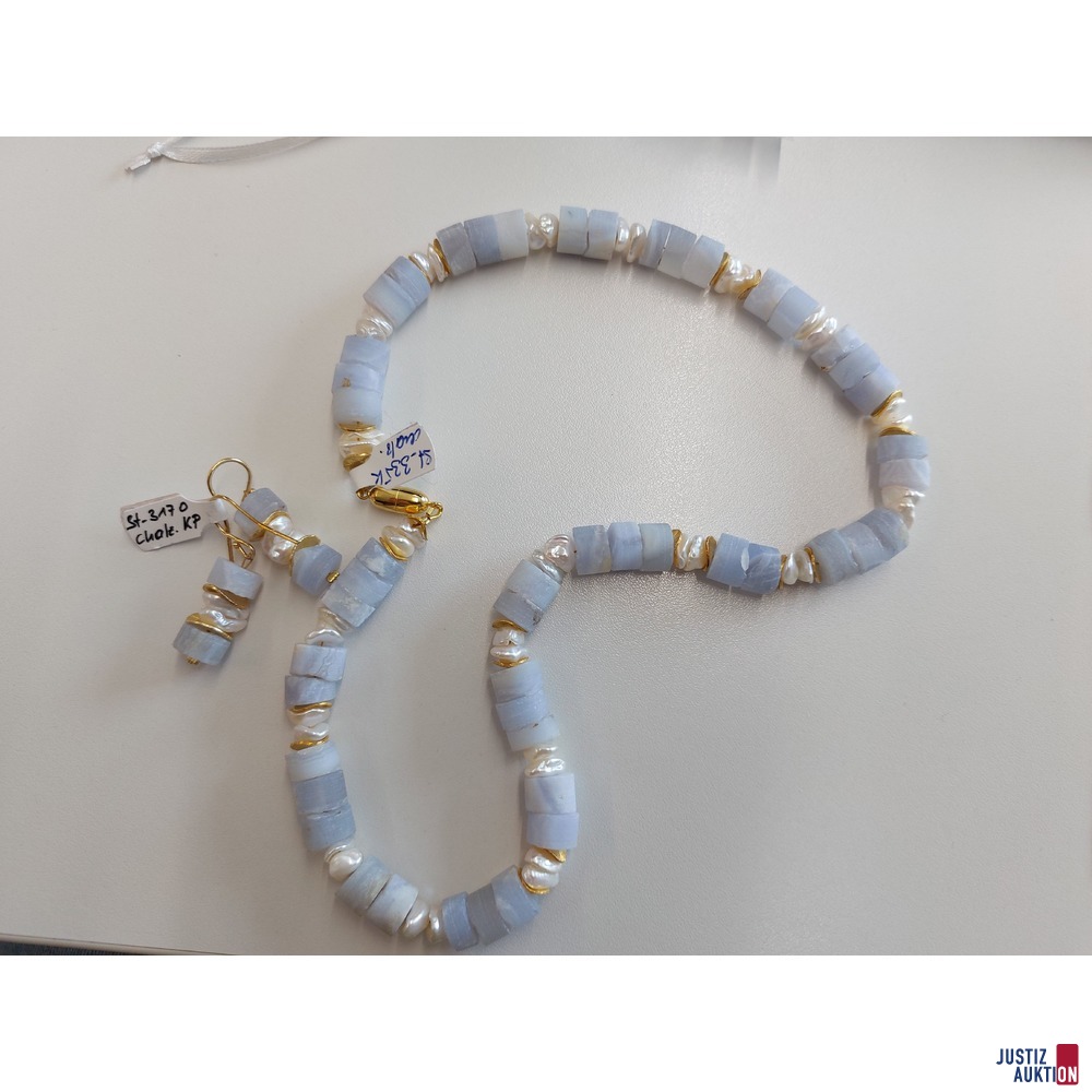 Halskette mit Chalzedon Stein u.a.