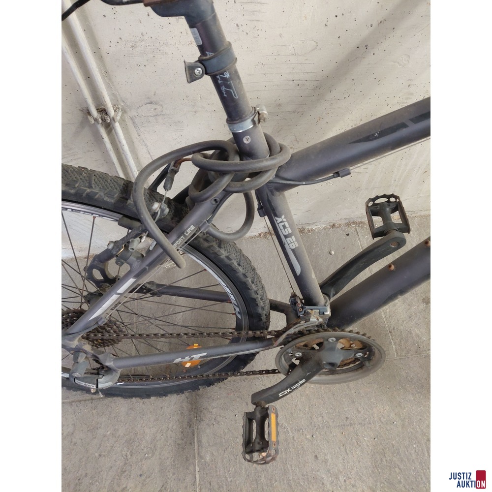Mountainbike der Marke HT - Model XCS 26