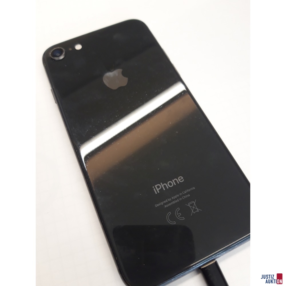 Apple iPhone 8 gebraucht/Gebrauchsspuren vorhanden