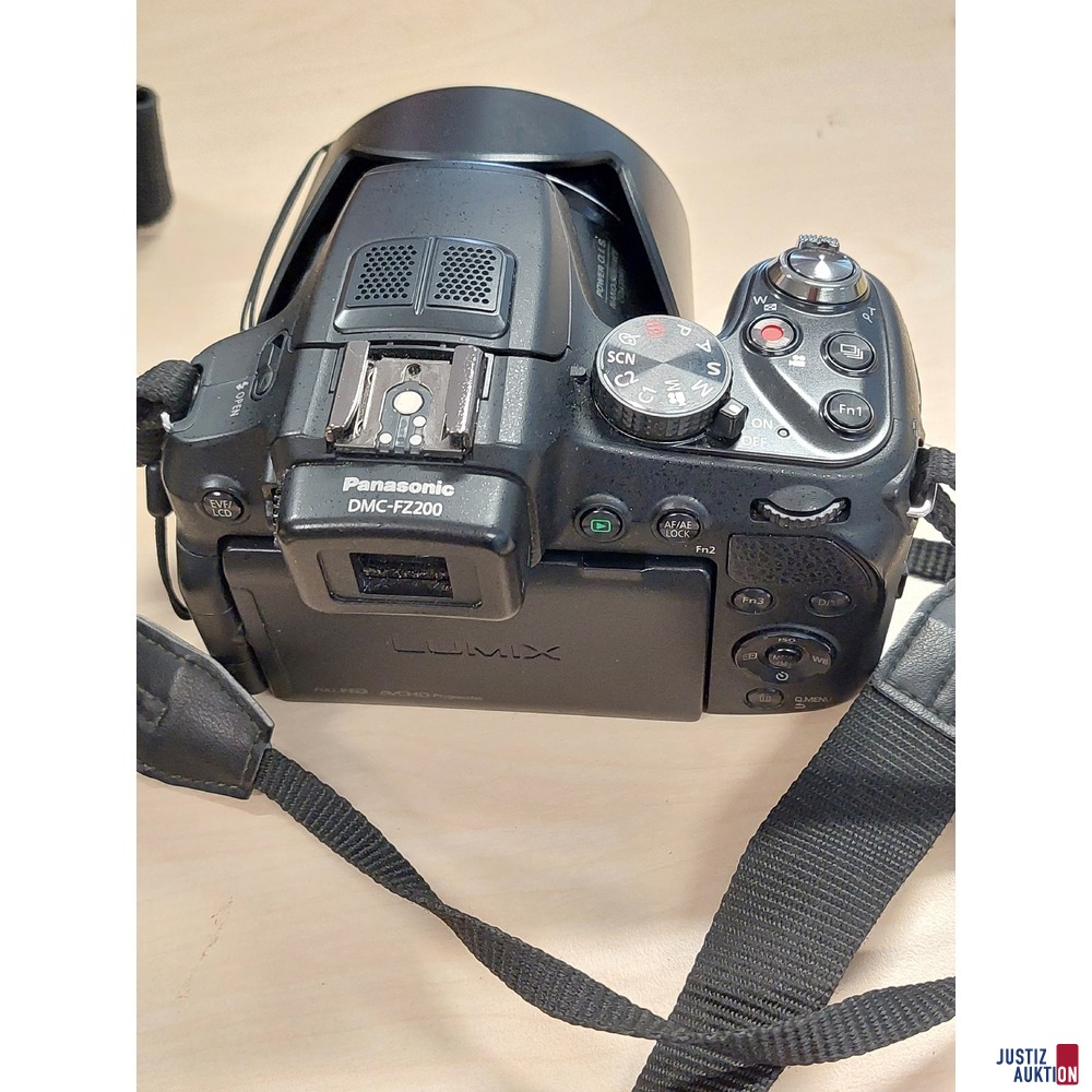 Fotoapparat der Marke Panasonic DMC-FZ200