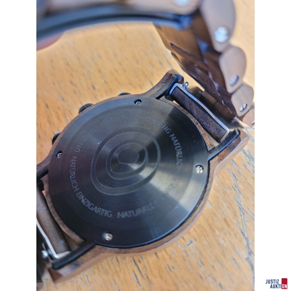 Armbanduhr der Marke Holzkern gebraucht/Gebrauchsspuren vorhanden