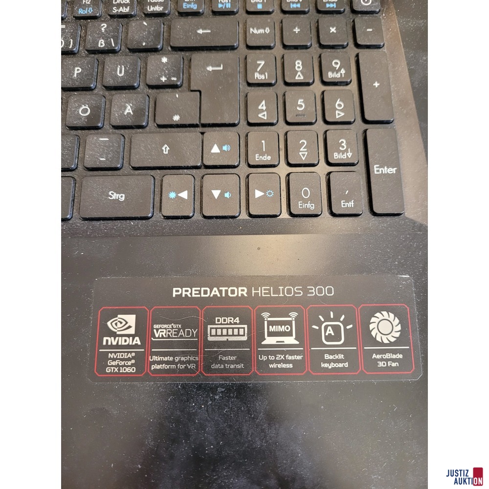 Laptop der Marke Acer Predator Helios 300 gebraucht/Gebrauchsspuren vorhanden