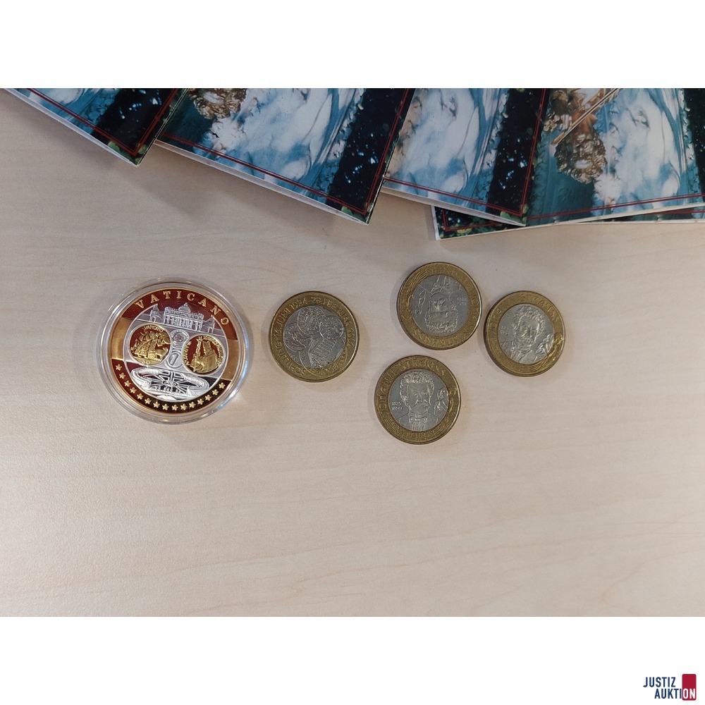 Schilling 50,-- 10x, davon 6 Stück Münzen in Kartonblister, Kupfernickellegierung 1 Stück Medaille unedel vergoldet und versilbert, Motiv Vatikan Metallwert: € 37,00