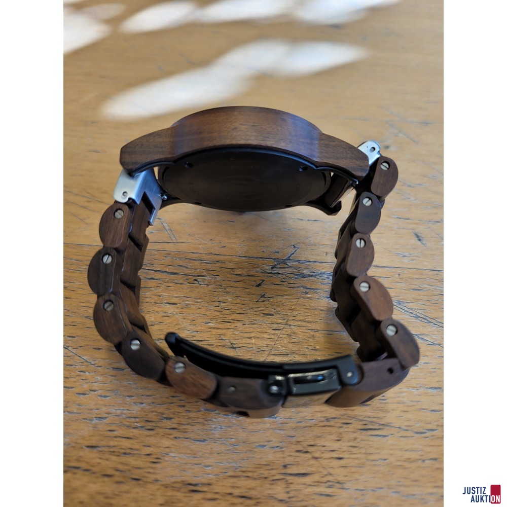 Armbanduhr der Marke Holzkern gebraucht/Gebrauchsspuren vorhanden