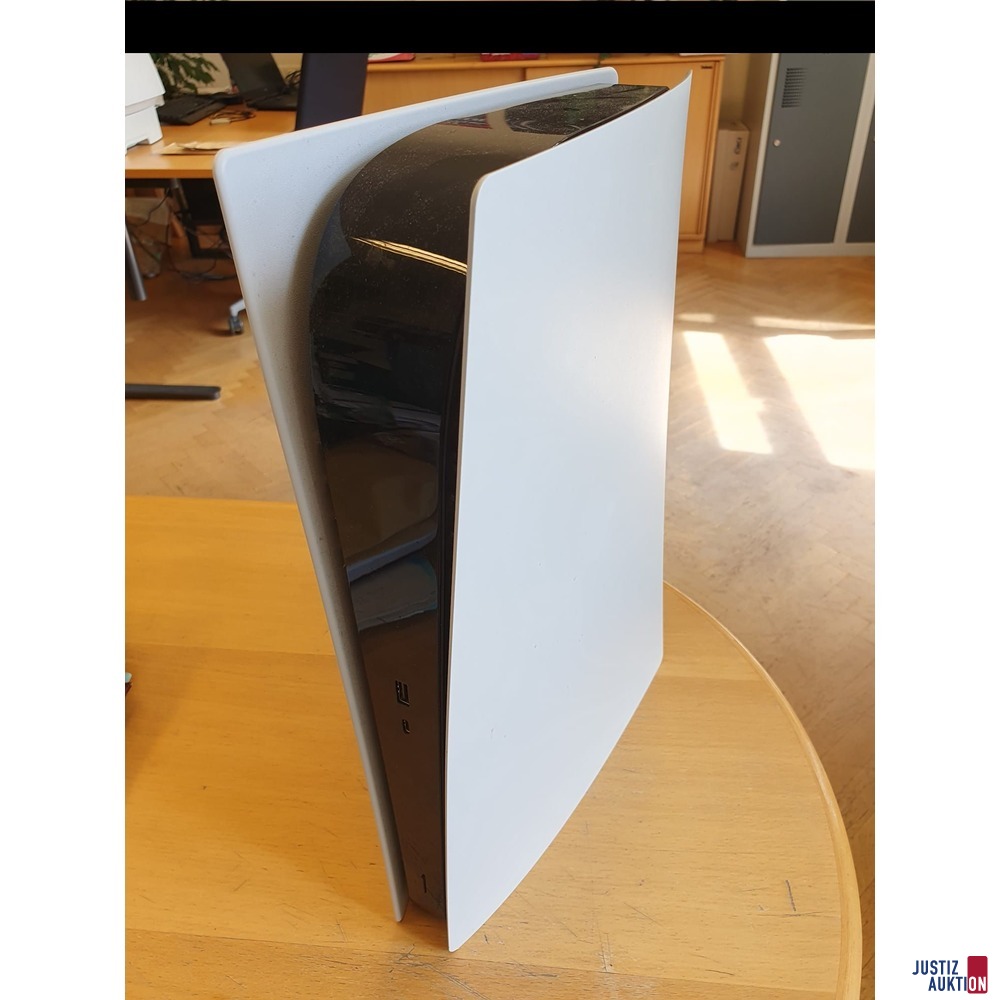 Sony PS5 Spielekonsole gebraucht/Gebrauchsspuren vorhanden