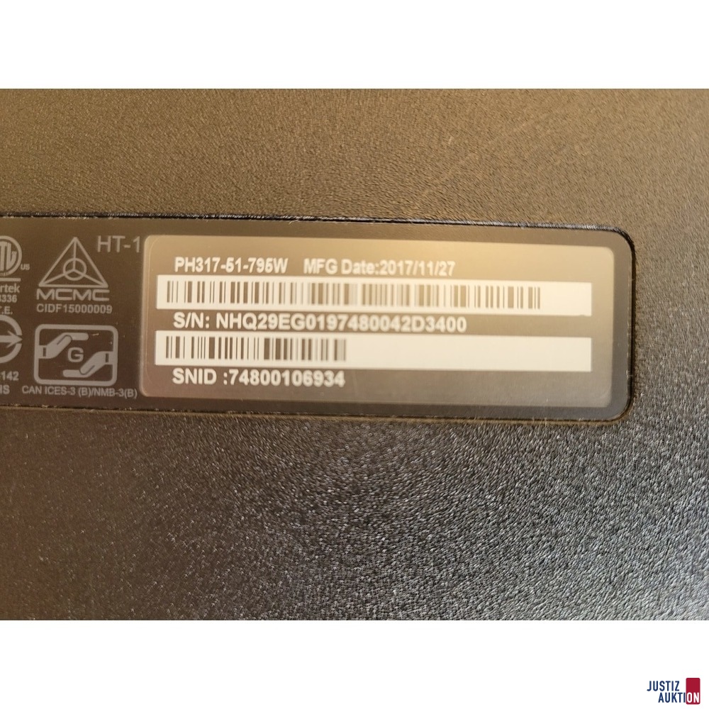 Laptop der Marke Acer Predator Helios 300 gebraucht/Gebrauchsspuren vorhanden