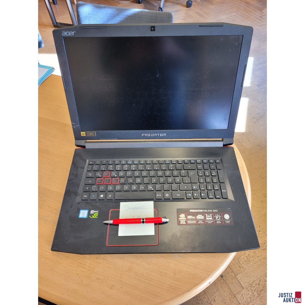 Laptop der Marke Acer Predator Helios 300 gebraucht/Gebrauchsspuren vorhanden