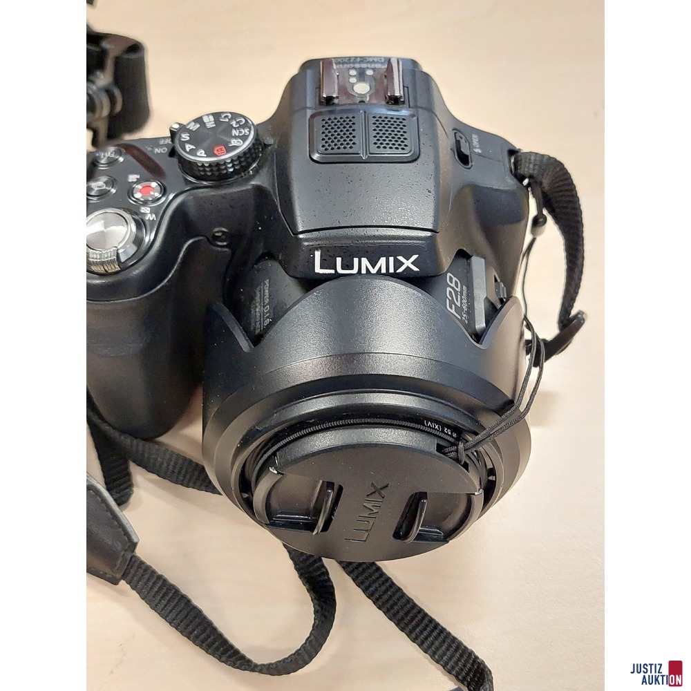 Fotoapparat der Marke Panasonic DMC-FZ200